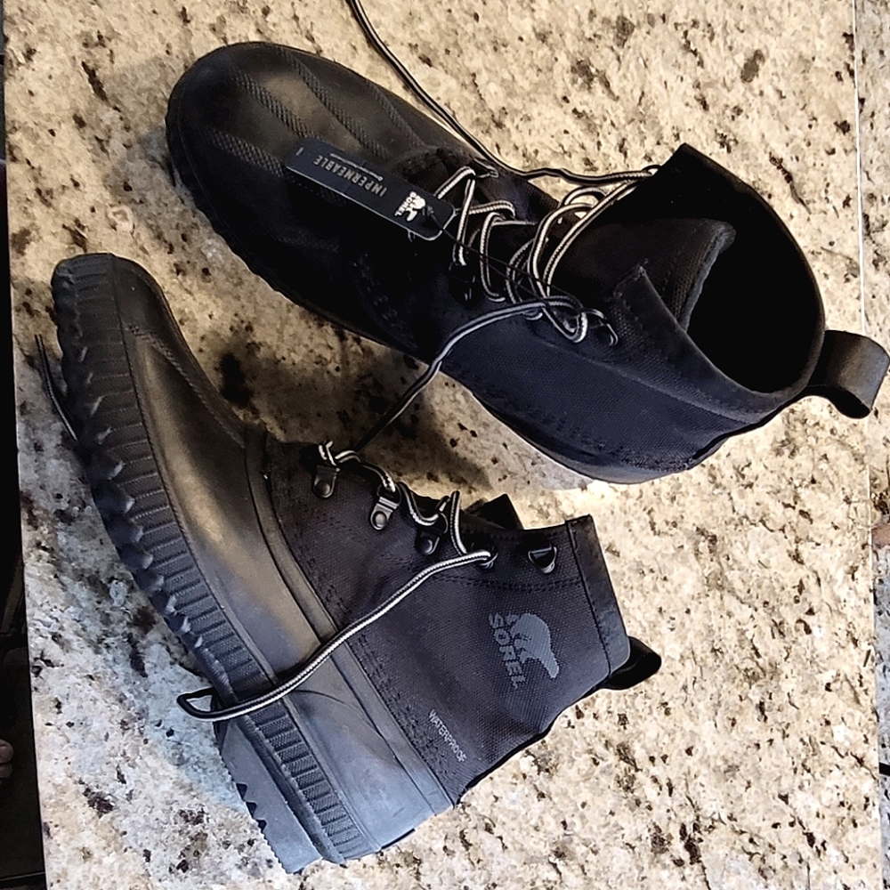 Sorel Cheyanne II short nylon waterproof boots